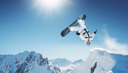 开云体育-李晓霞再度亮相赛场，重返国际乒乓赛